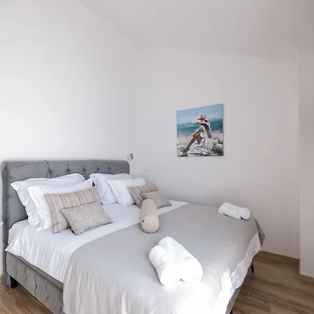 Villa Cicibella With Heated Pool 150 Meters From The - By Ta Leut Agency Privlaka (Zadar)