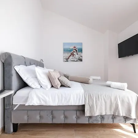 Villa Cicibella With Heated Pool 150 Meters From The - By Ta Leut Agency